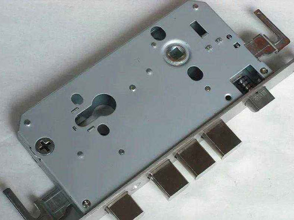 新会24小时上门开锁公司